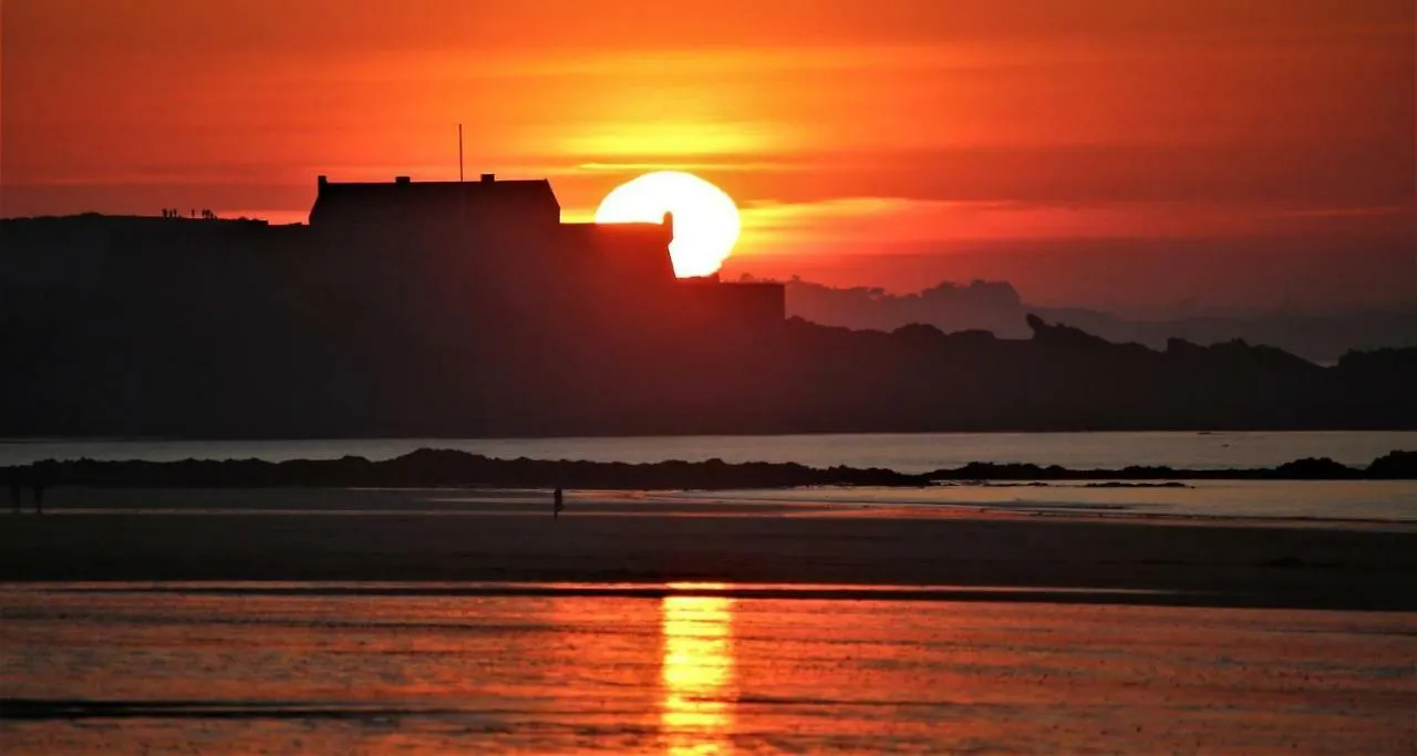 Apartamento Cosy T2 gare, intra-muros&plage à proximité Saint-Malo 0*,  Francia